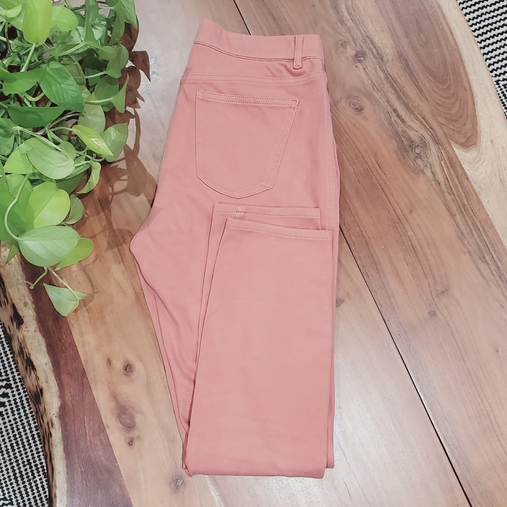 UNIQLO- Dusty Coral Mid Rise Cotton Pants